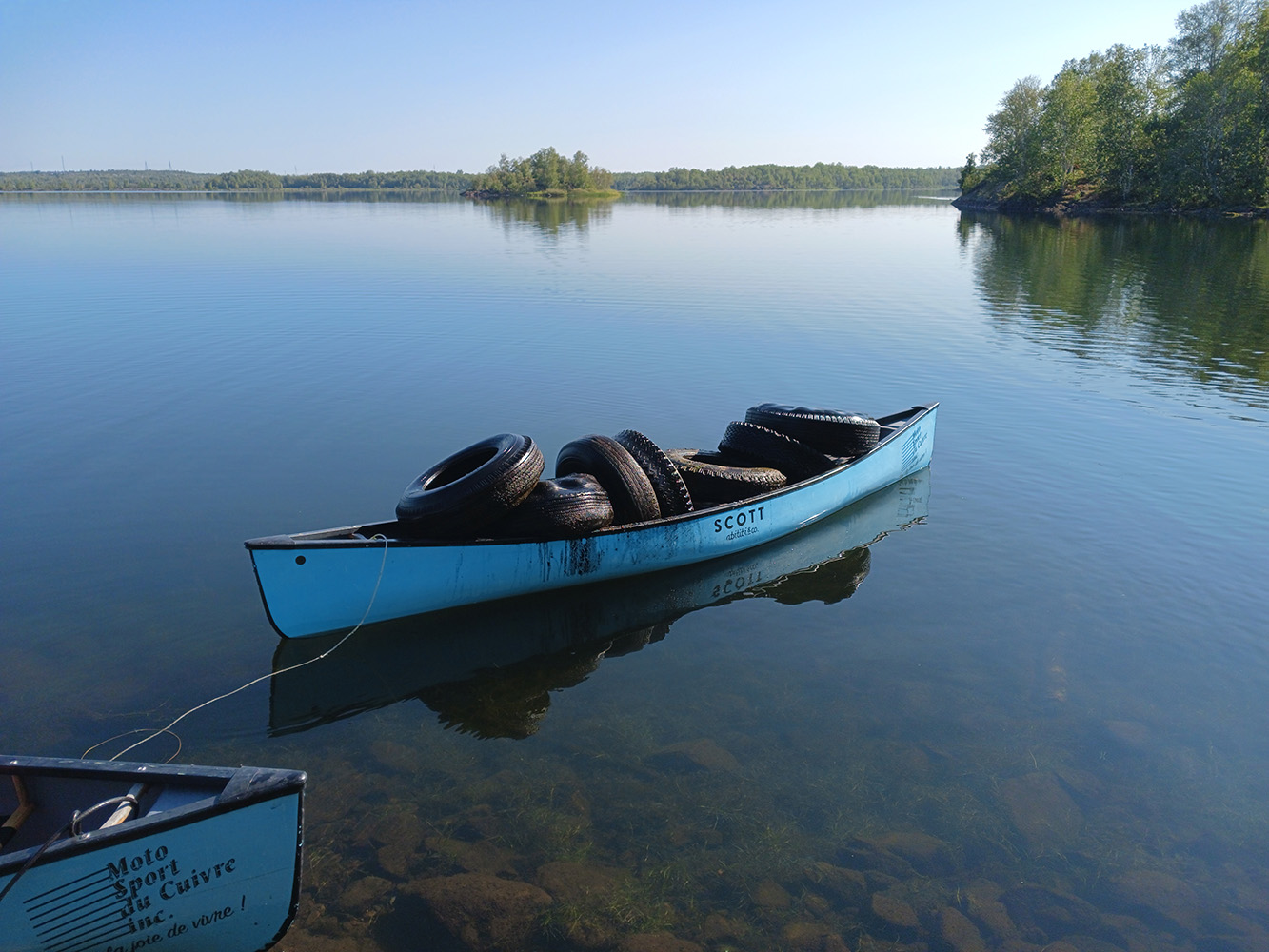 Corvée de ramassage de déchets au lac Osisko en partenariat avec Mine Westwood